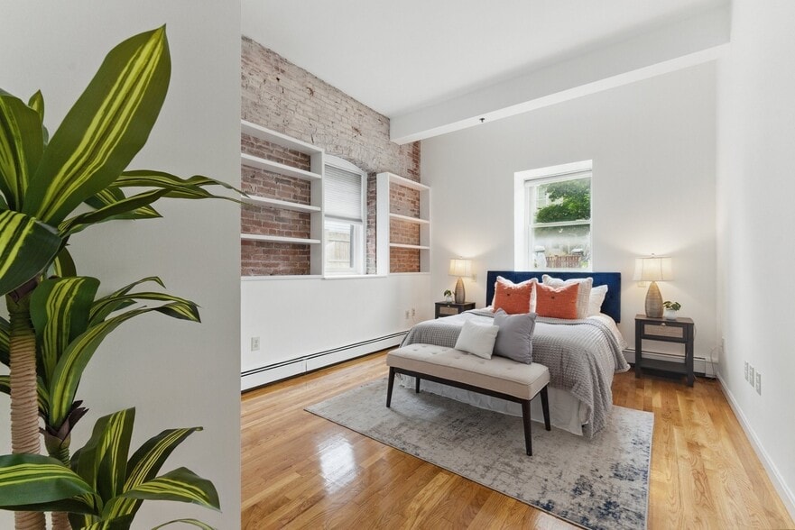 Building Photo - 69 Harvey St