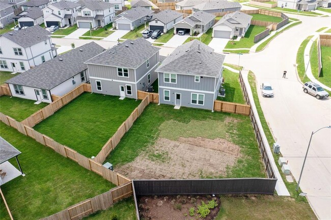 Building Photo - 23422 Honey Spade Rd