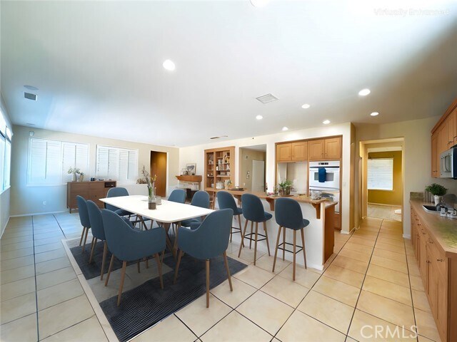 Building Photo - 17231 Greentree Dr