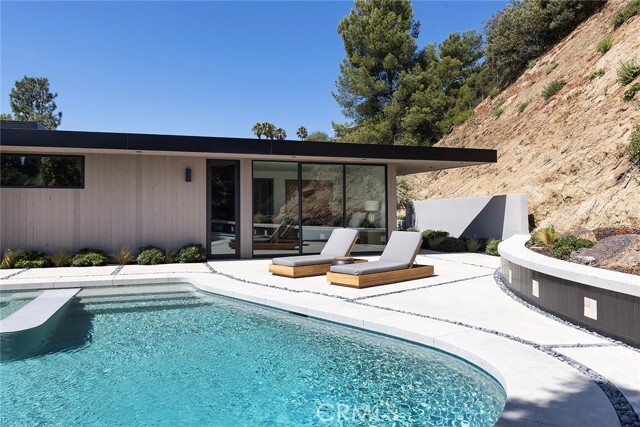 Building Photo - 9015 Alto Cedro Dr