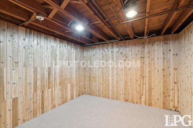 Building Photo - 3648 Watson Ave