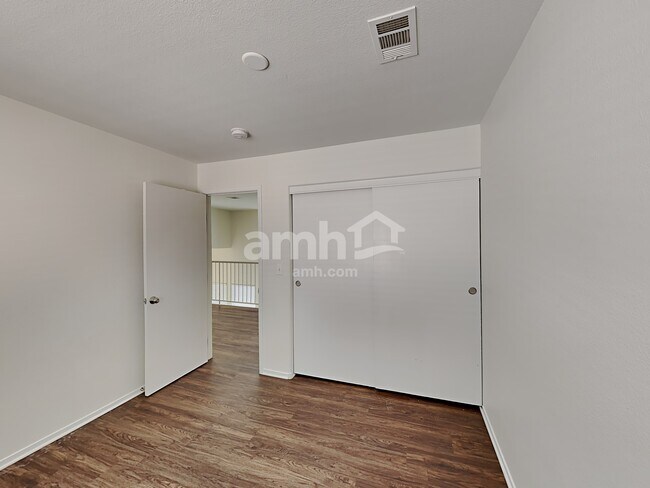 Building Photo - 9516 Fox Forest Ave