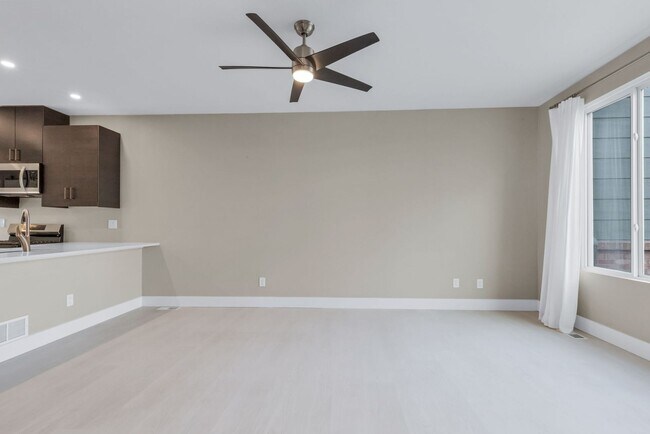 Building Photo - Modern Edgewater Condo Near Sloan’s Lake A...
