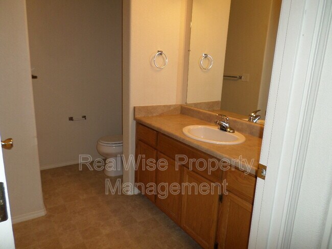 Building Photo - 1984 Sky Park Dr