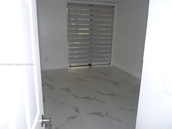 Building Photo - 14501 N Kendall Dr