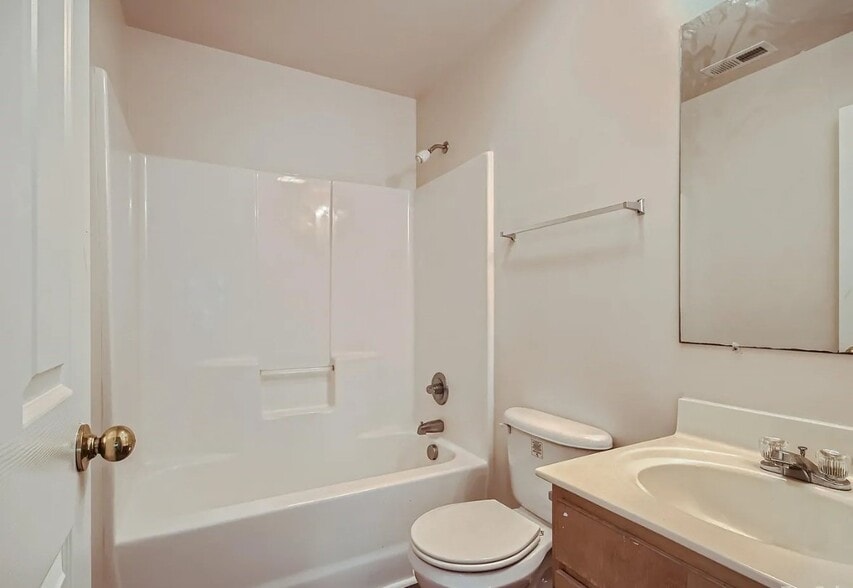 Building Photo - 307 Drury Dr