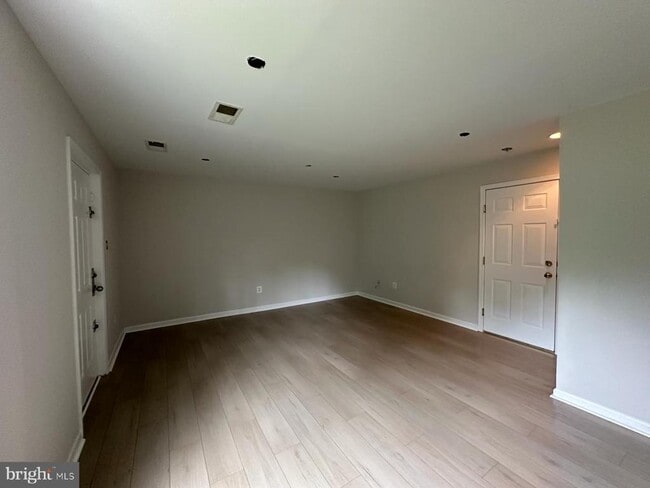 Building Photo - 7076 Water Oak Rd
