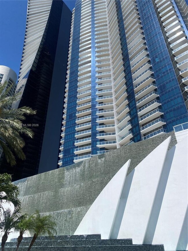 Building Photo - 17121 Collins Ave