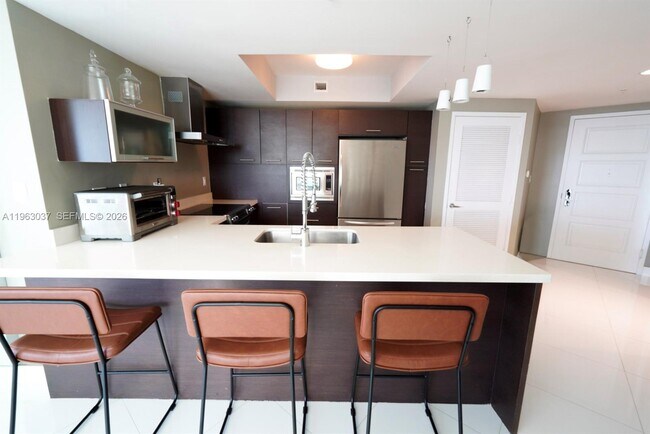 Building Photo - 200 Sunny Isles Blvd