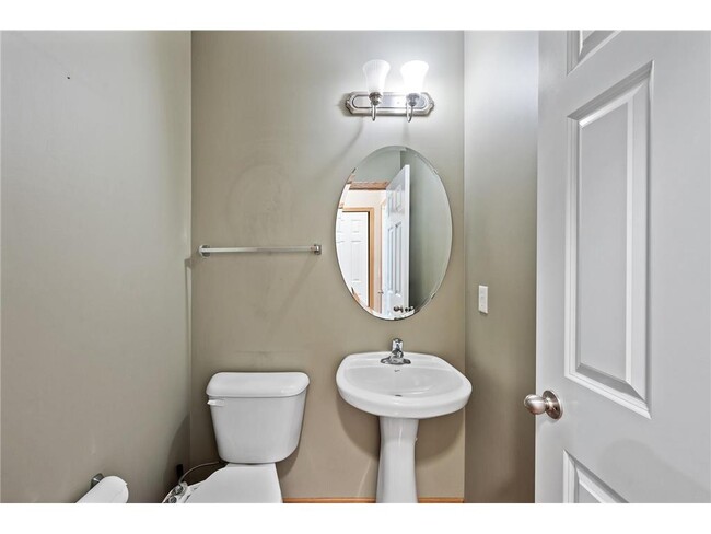 Building Photo - 5046 Yuma Ln N