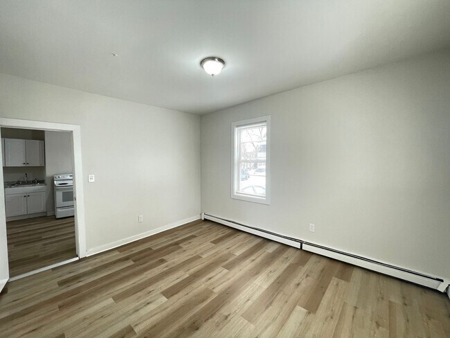 Building Photo - 124 Beech St