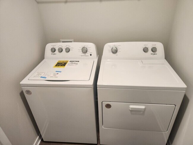 Building Photo - 2508 Chan Dr