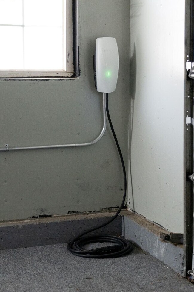 Building Photo - 8004 Caymus Dr