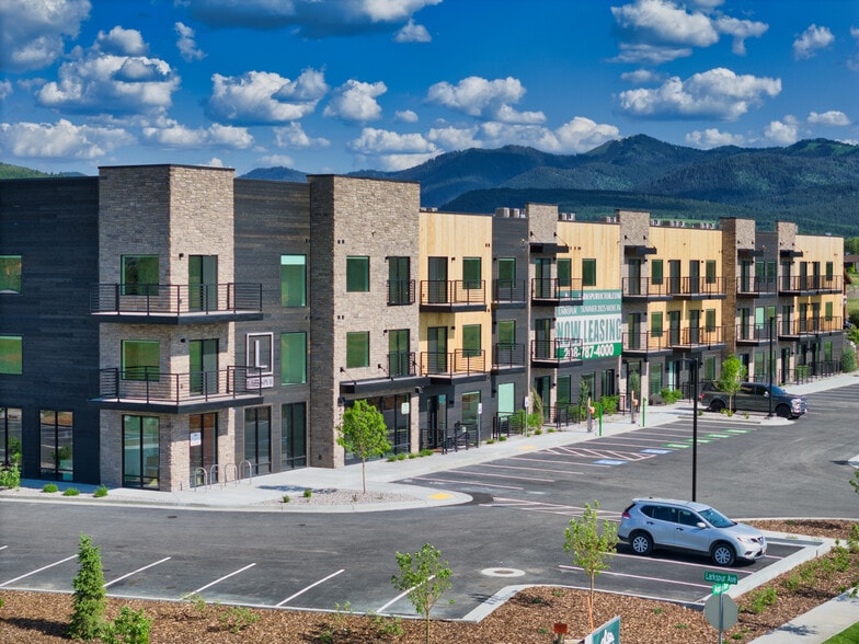 Building Photo - The Larkspur