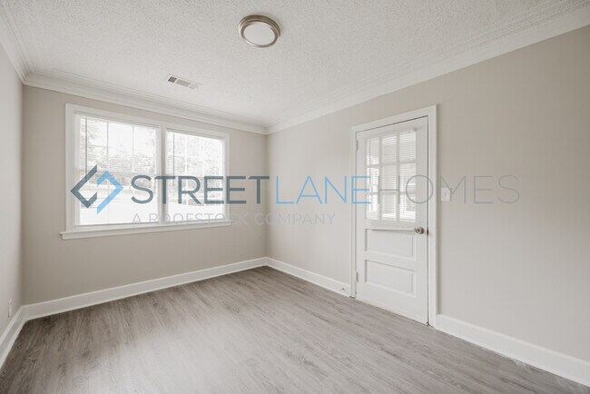 Building Photo - Charming 4 Bedroom in Columbus!