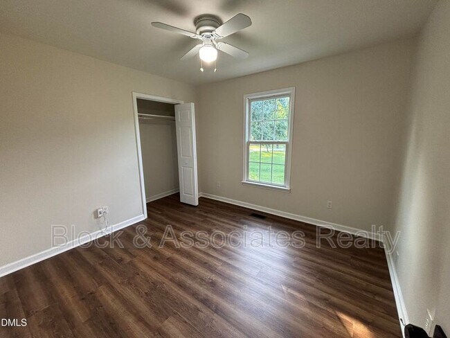 Building Photo - 170 Devin Dr