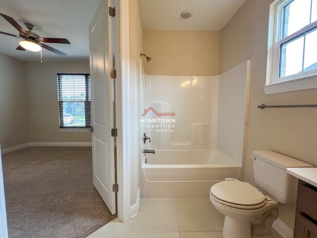 Building Photo - Charming Custom-Built Home with Bonus Room...