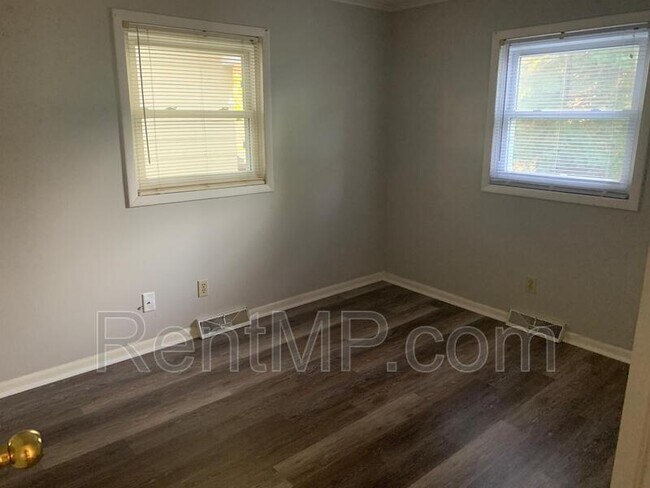 Building Photo - 1915 S Stockman Rd