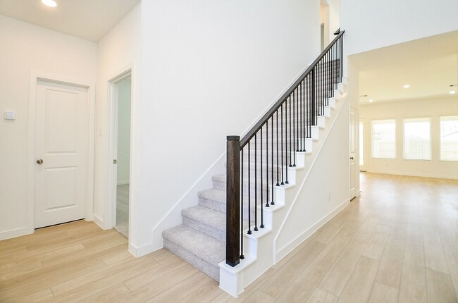 Building Photo - 2708 Pne Blf Dr