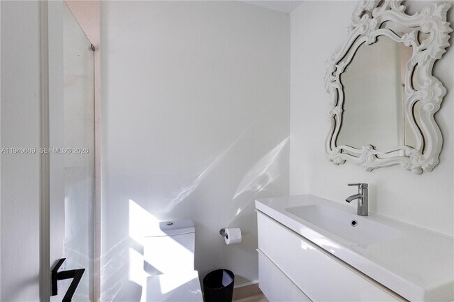 Building Photo - 4404 Alhambra Cir