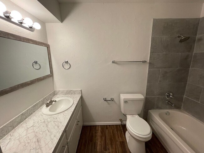 Building Photo - 3 bedroom home for rent in Edmond near W 15th Street and Santa Fe!  2 baths, 2 car garage + fence...