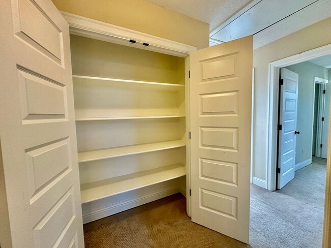 Building Photo - Remodeled Piedmont 3 Bedroom Home with Har...