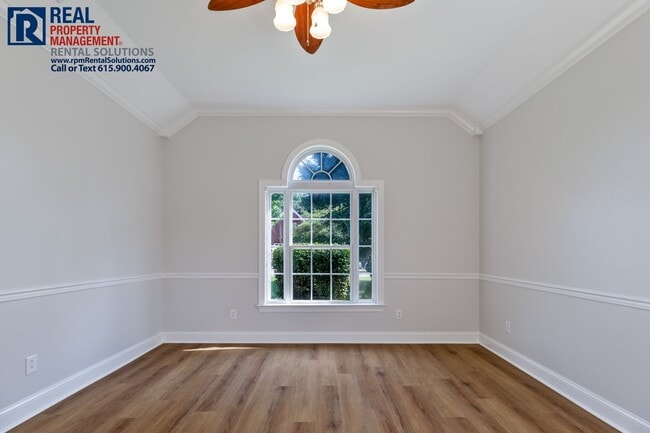 Building Photo - Amazing 3 bedroom home with attached garage!