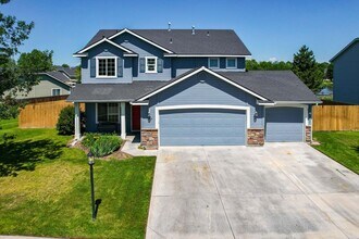 Building Photo - 4bd/2.5ba South Boise Home w/3-Car Garage!