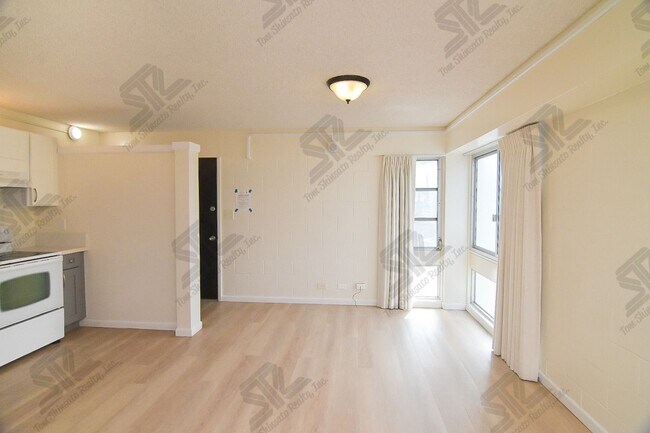 Building Photo - 2 Bedrooms | 1 Bathroom | in Makiki