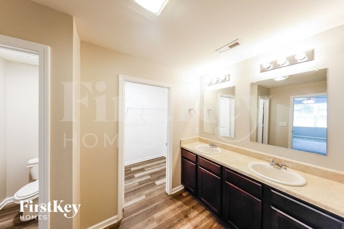 Building Photo - 11485 Cedar Glades Dr