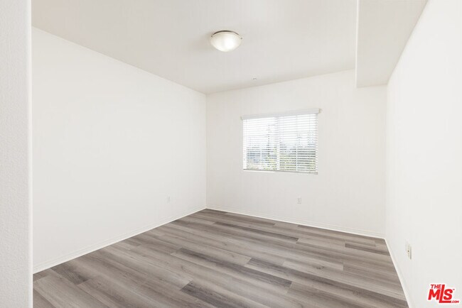 Building Photo - 1408 W Washington Blvd