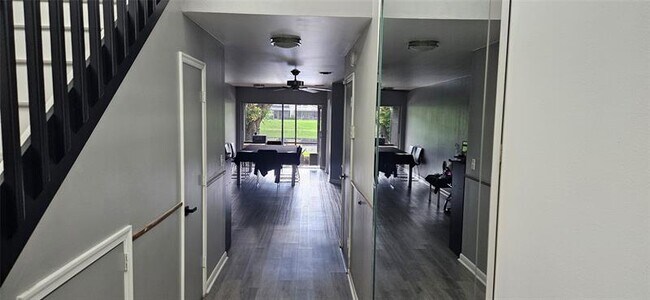 Building Photo - 2262 Discovery Cir W