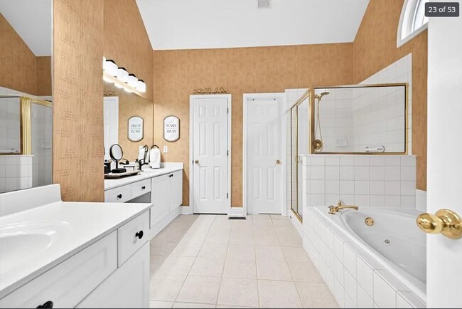 Building Photo - 5 Bed 4 Bath Multi Family House