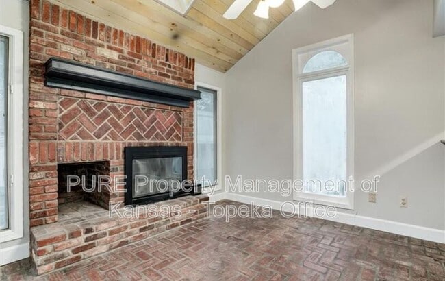 Building Photo - 108 SW Madison St