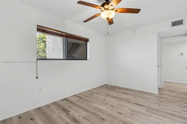 Building Photo - 1410 Sheridan St