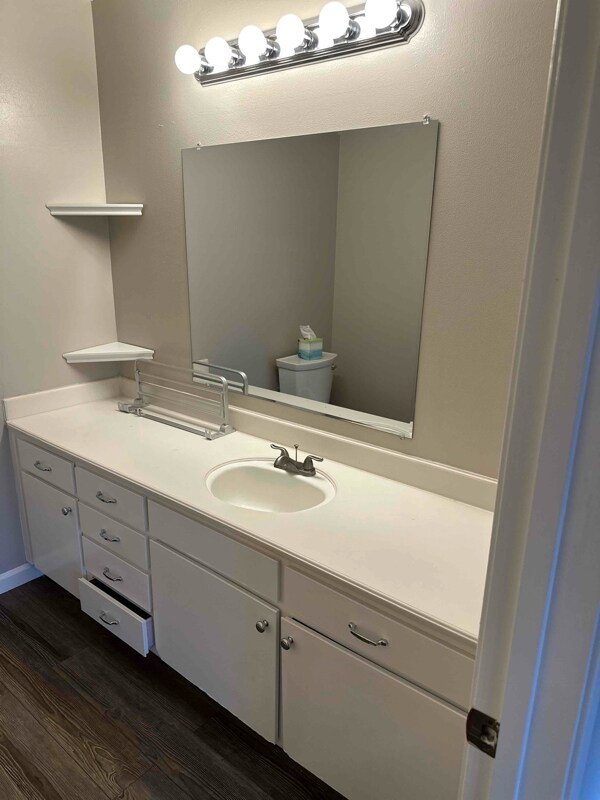 Building Photo - 134 W Rincon Ave