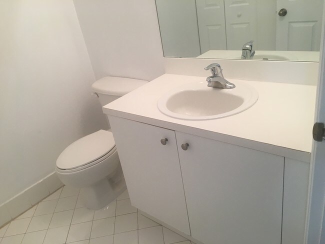 Building Photo - 1398 NE 33rd Ave