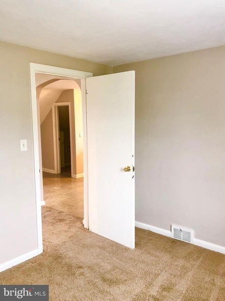 Building Photo - 50 Dymond Ave