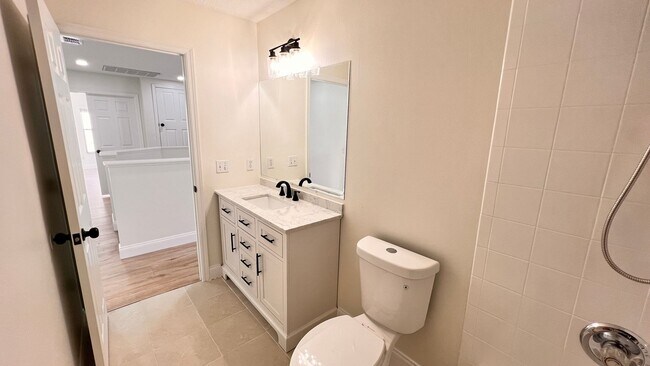 Building Photo - AWESOME 4BD/3BA in Orlando!!!