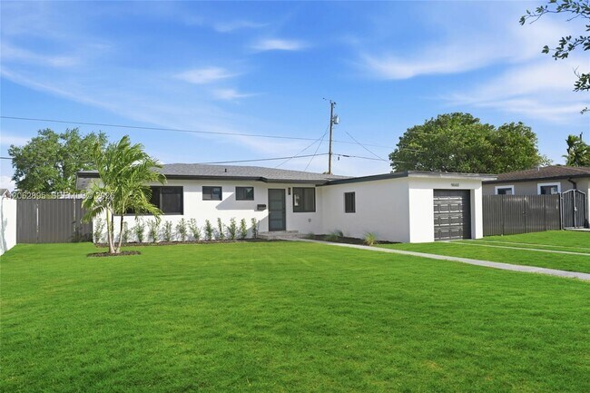 Building Photo - 9660 Dominican Dr
