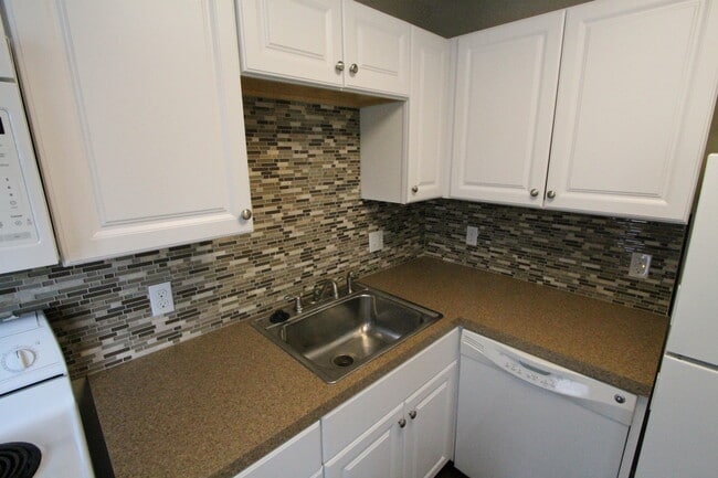 Building Photo - 2351 N 67th St