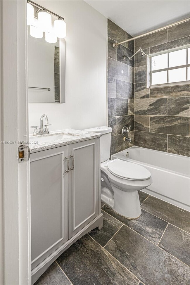 Building Photo - 7031 SW 27th Ct