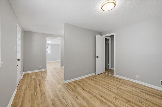 Building Photo - 5010 S Brookville Rd