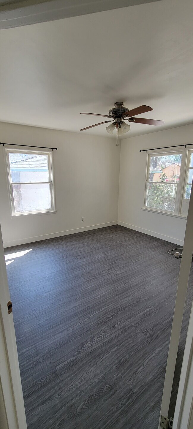 Building Photo - 610 Clay St