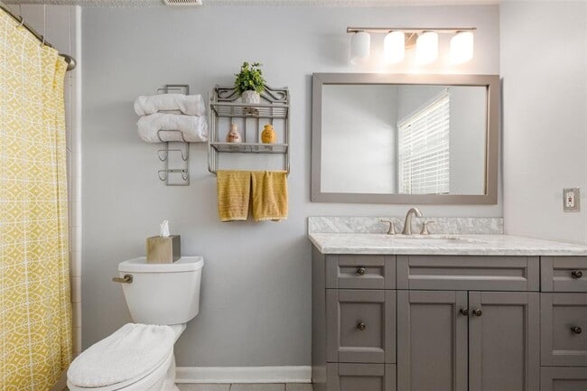 Building Photo - 800 S Dakota Ave