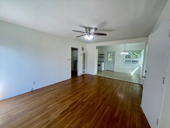 Building Photo - 2904 Fisk Ln