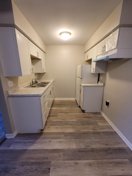 Building Photo - 7320 Sunset Strip Ave NW