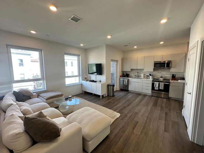 Building Photo - 951 Dorchester Ave