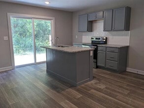 Building Photo - Woodlark Apartents