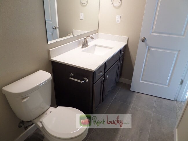 Building Photo - GORGEOUS!! Newer 3 Bedroom Home w/2-Car Ga...